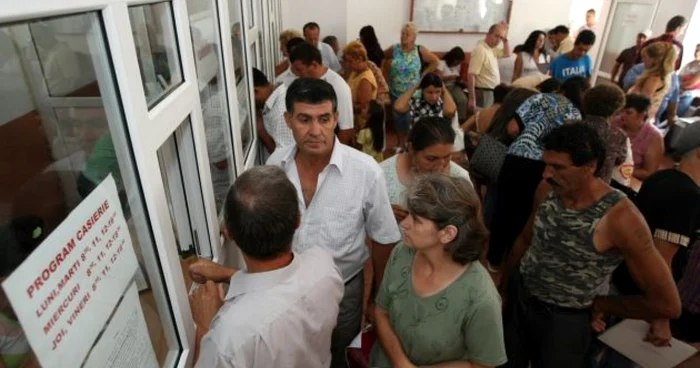 Doljenii nu au mai fost nevoiţi să stea la coadă pentru a-şi înnoi buletinele. Foto: arhivă