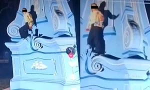 adolescenta urcat ceas braila jpg