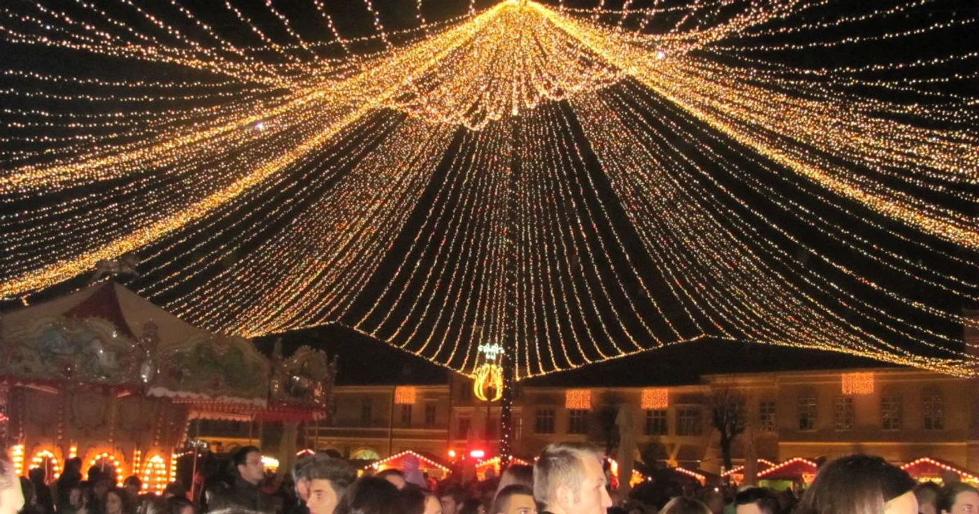 Mii de sibieni au venit in Piata Mare, la deschiderea Targului - Fotografii Ramona Găină