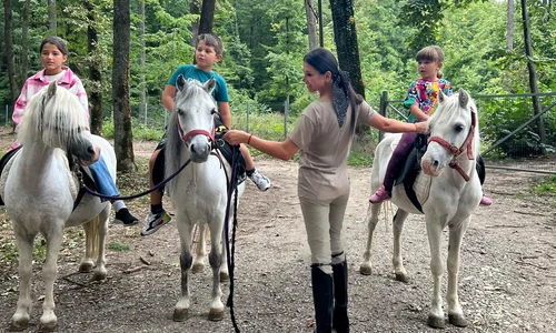 Elena Basescu adora calaria si ii invata si pe copii sa iubeasc echitatia Instagram (13) jpg