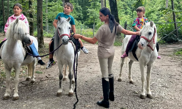 Elena Basescu adora calaria si ii invata si pe copii sa iubeasc echitatia Instagram (13) jpg