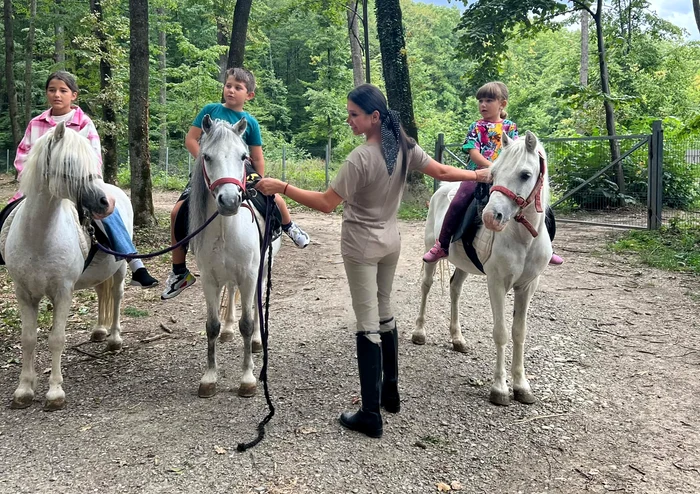 Elena Basescu adora calaria si ii invata si pe copii sa iubeasc echitatia Instagram (13) jpg