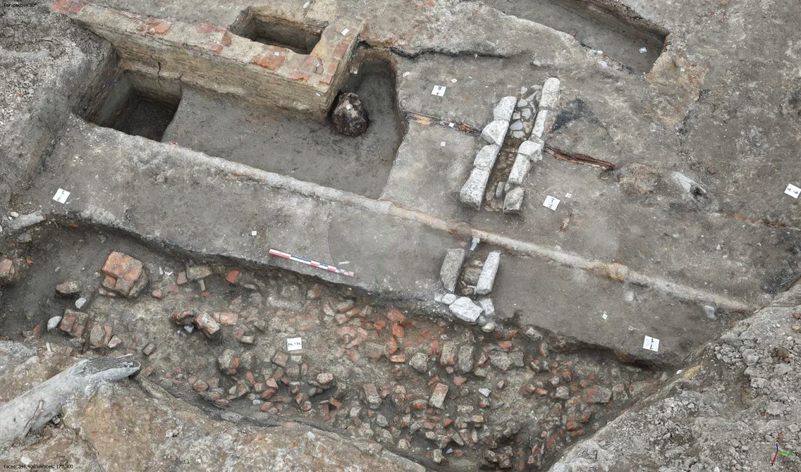 Cercetări arheologice în centrul Capitalei (© Facebook / Muzeul Curtea Veche)