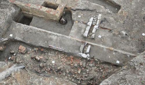Cercetări arheologice în centrul Capitalei (© Facebook / Muzeul Curtea Veche)