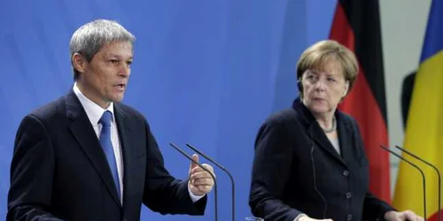 Dacian Cioloş si Angela Merkel FOTO AP 