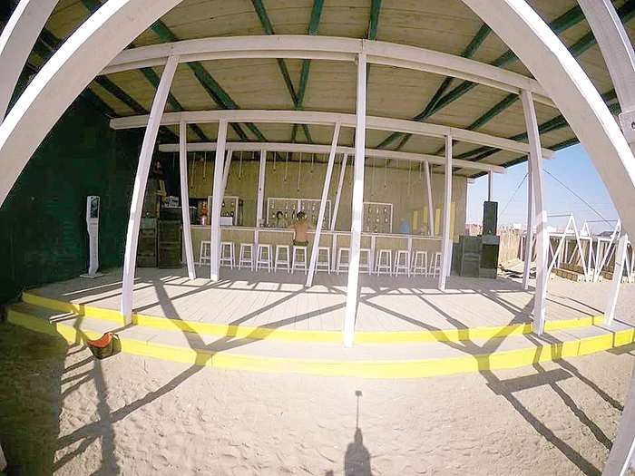 Localul Molotov al lui Oreste, din Vama Veche, este cel mai elegant din zonă