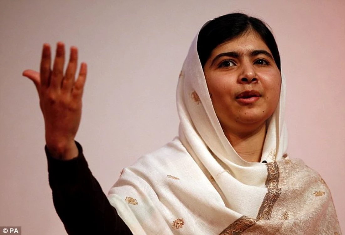 
    Malala Yousafzai (17 ani)  