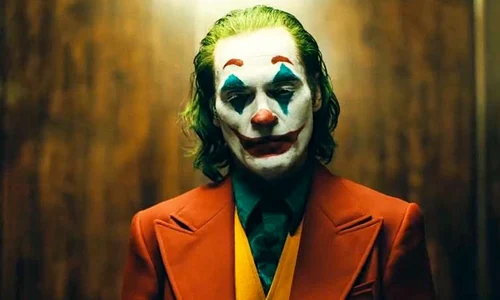 Joaquin Phoenix, în rolul lui Joker jpeg