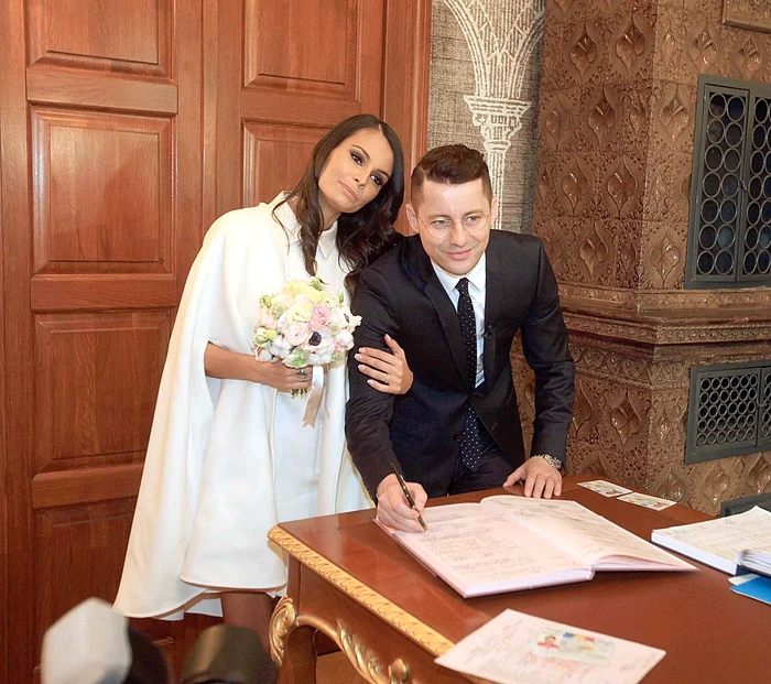 Adi Sînă şi Anca Serea  au dat cu subsemnatul  la starea civilă după  4 ani de relaţie