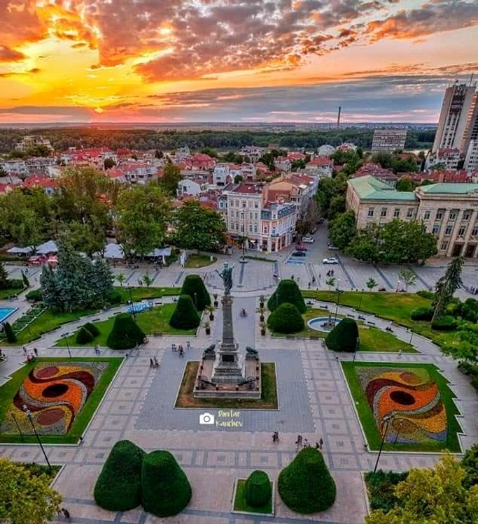 Orașul bulgar Rousse se bucură de un val neașteptat de turiști români FOTO: X