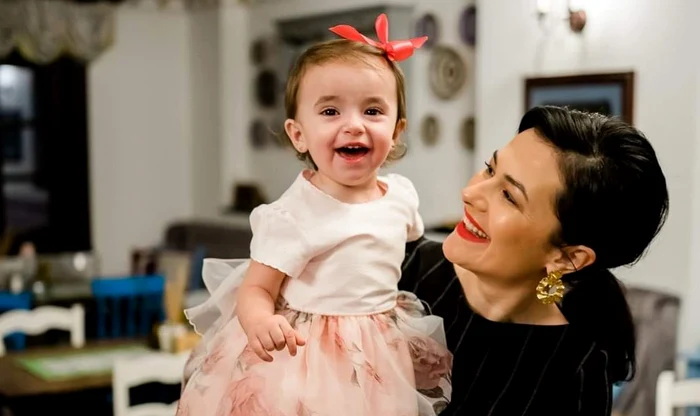 Olguța Berbec și fiica ei cea mică