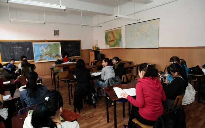 Profesorii clujeni pot lua cursuri pe bani europeni