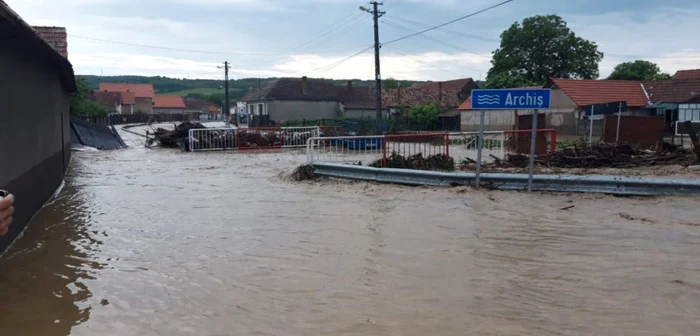 Viiturile au făcut prăpăd în sudul judeţului