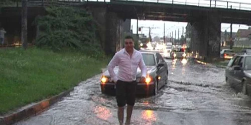 Furtună şi ploi torenţiale