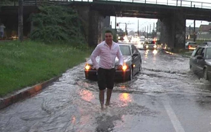 Furtună şi ploi torenţiale