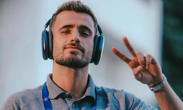 Vlad Dragomir era relaxat înaintea jocului  FOTO Facebook Pafos FC