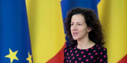 roxana minzatu 1 jpg