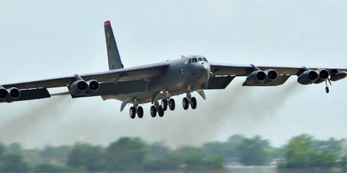 bombardier B-52