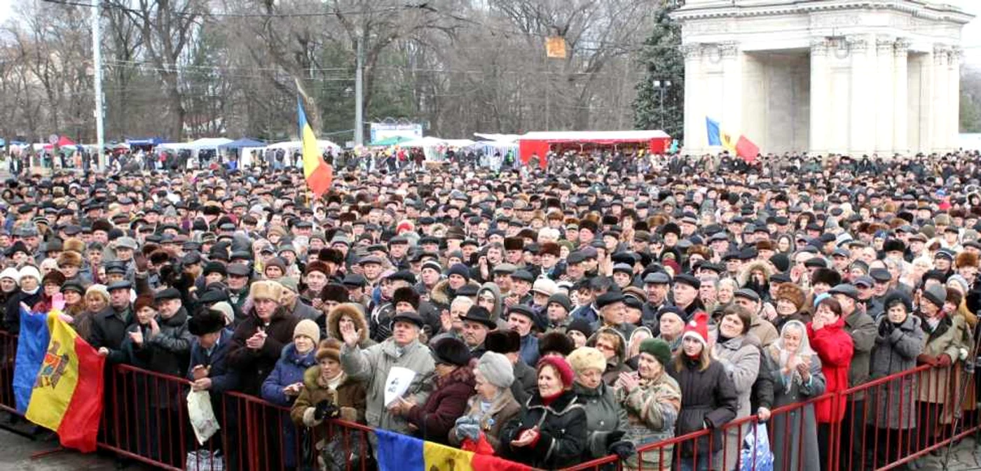 Manifestanţii au cerut PD să facă alianţă de centru-dreapta