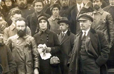 Adversarii bolșevicilor, expulzați din ordinul lui Lenin: Cine nu este cu noi este împotriva noastră jpeg