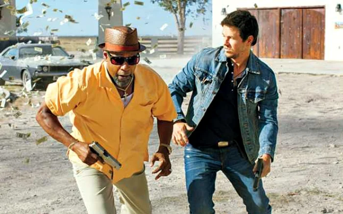 Denzel Washington şi Mark Wahlberg în "2 Guns - 2 pistoale"   FOTO InterCom Film