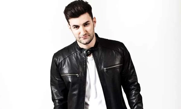 Smiley îl va boteza pe băieţelul celor doi