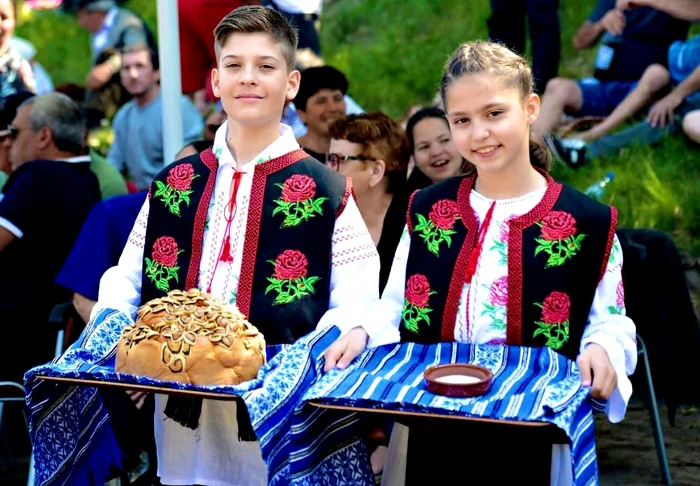 Sărbătoarea Bujorului, la 70 kilometri de Galați FOTO: Primăria Băneasa