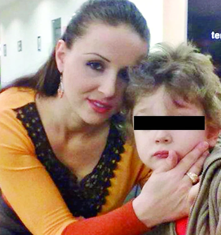 
    Saşa, fiul ei şi al lui Tolea Ciumac, a crescut şi seamănă izbitor cu tatăl său  