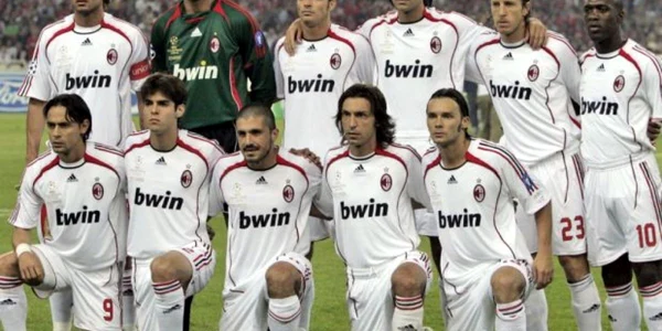 Echipa AC Milan soseşte astăzi în Craiova Foto