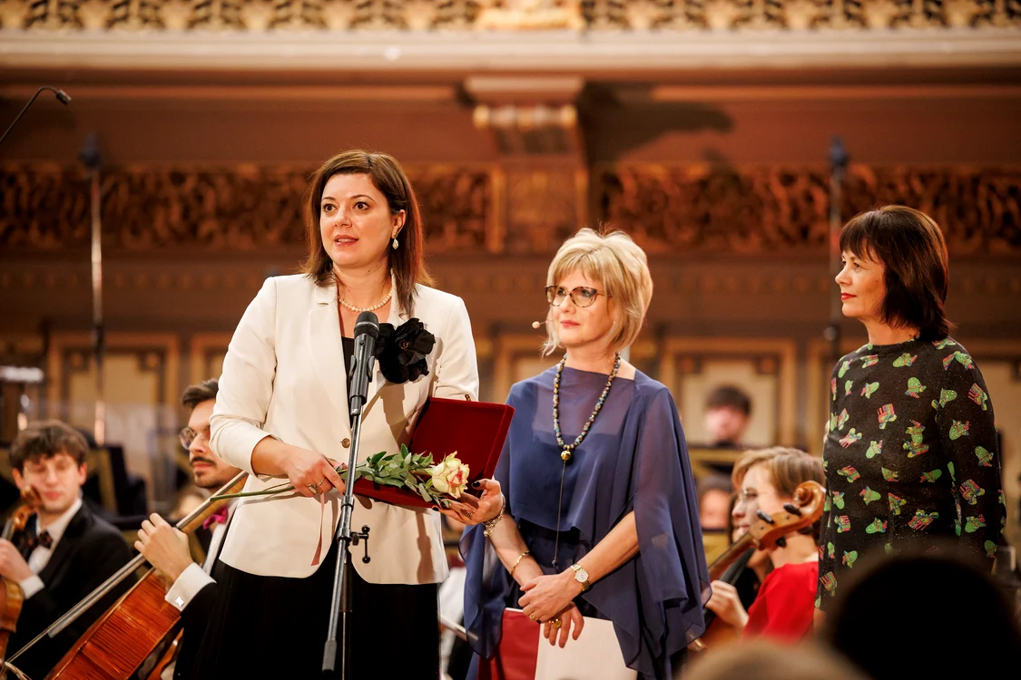 Cristina Uruc, Luminița Arvunescu, Valentina Sandu-Dediu