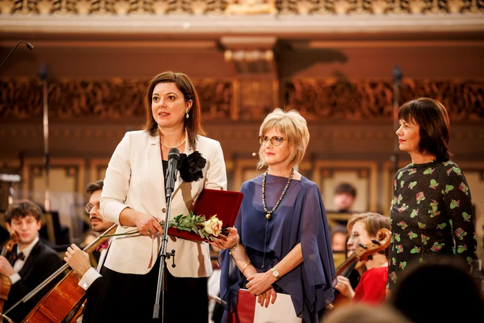 Cristina Uruc, Luminița Arvunescu, Valentina Sandu-Dediu