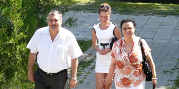 Daniel Drăgulin, alături de soţia sa, Nicoleta(dreapta) 