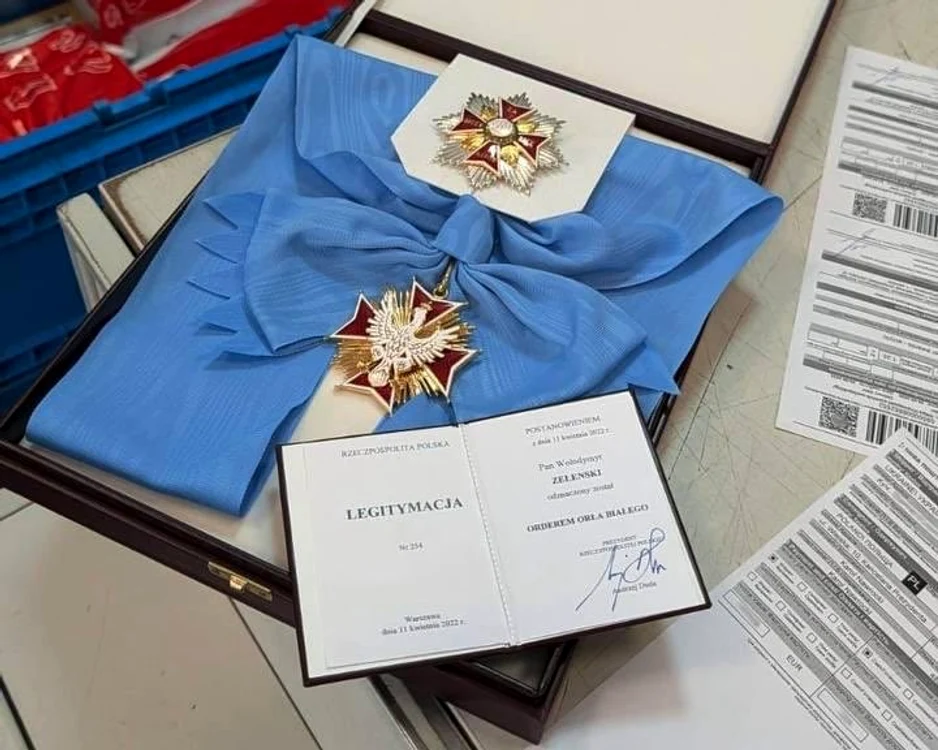 Zelenski a înapoiat prin poștă Poloniei Ordinul Vulurului Alb/FOTO?X