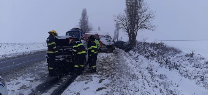 Trei persoane au fost rănite în accident FOTO: IPJ Galați