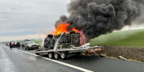 ambulanta in  flacari foto InfoTraficTimis jpg