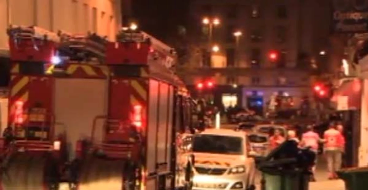
    5 terorişti au fost neutralizaţi. 120 de persoane au fost executate cu sânge rece foto: captură video  