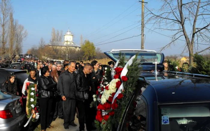 Toată suflarea comunei Gheorghe Doja a venit la înmormântarea Adinei