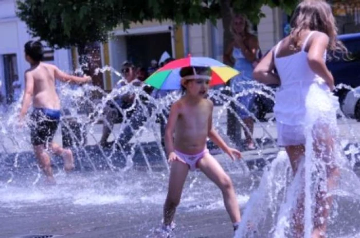 
    Vor fi temperaturi record, în această vară  