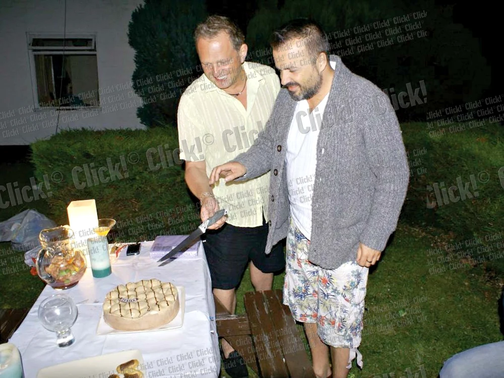 Le place să facă sex pe întuneric!
