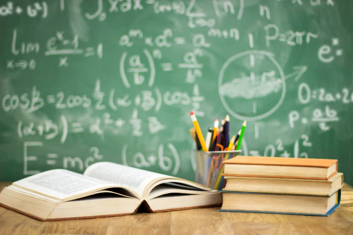 Consiliul a propus Ministerului Educaţiei elaborarea unei
proceduri de acordare a feedbackului semestrial, menită să sporească şi să
eficientizeze comunicarea dintre elevi şi cadrele didactice.