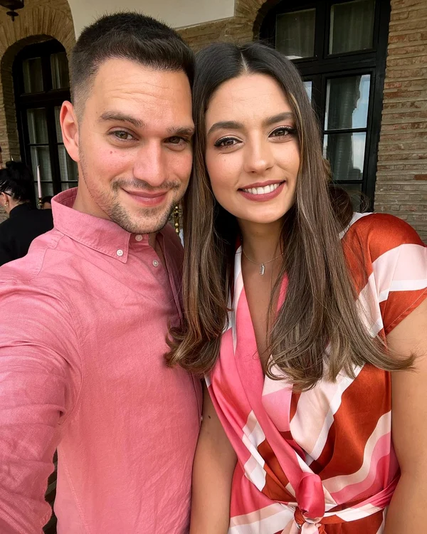 Oana Mosneagu si Vlad Gherman la botezul fetitei lui Mario (1) jpg