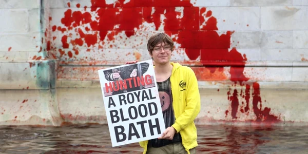 Palatul Buckingham vandalizat FOTO Twitter Animal Rebellion