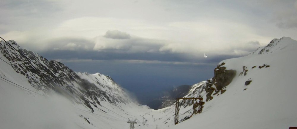 Salvamontistul prins de avalanşa de la Bâlea Lac a murit pentru că a fost aruncat peste stânci