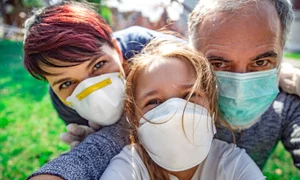  Noua normalitate va însemna  folosirea măştilor, mai ales în sezonul  rece şi în locurile aglomerate  jpeg