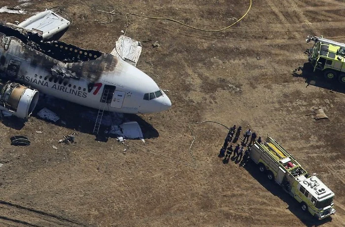 Avionul prăbuşit în San Francisco (Foto: Reuters)