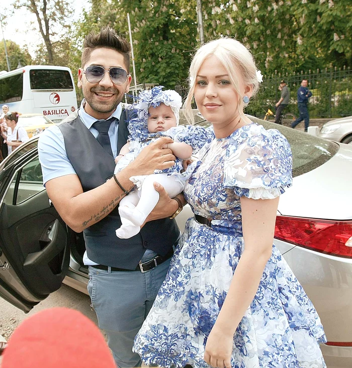 Connect-R, alături de soţia lui, Misha, și de fetiţa lor, Maya