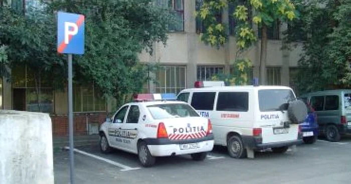 Ploieşti: Maşinile de poliţie pornesc doar la solicitările primite prin 112