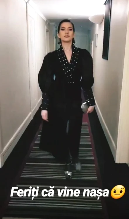 Lidia Buble a optat pentru o rochie neagră