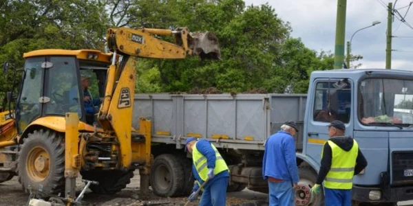  Lucrările au vizat mărirea capacităţii de preluare a apei a sistemului de canalizare. FOTOAndrei Paul