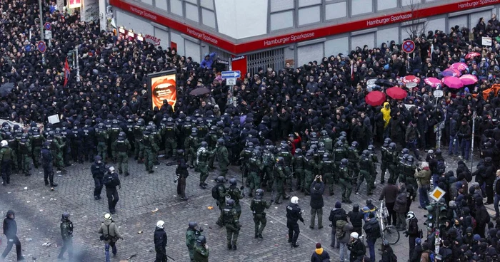 Proteste violente la Hamburg, 22 decembrie 2013 FOTO Reuters